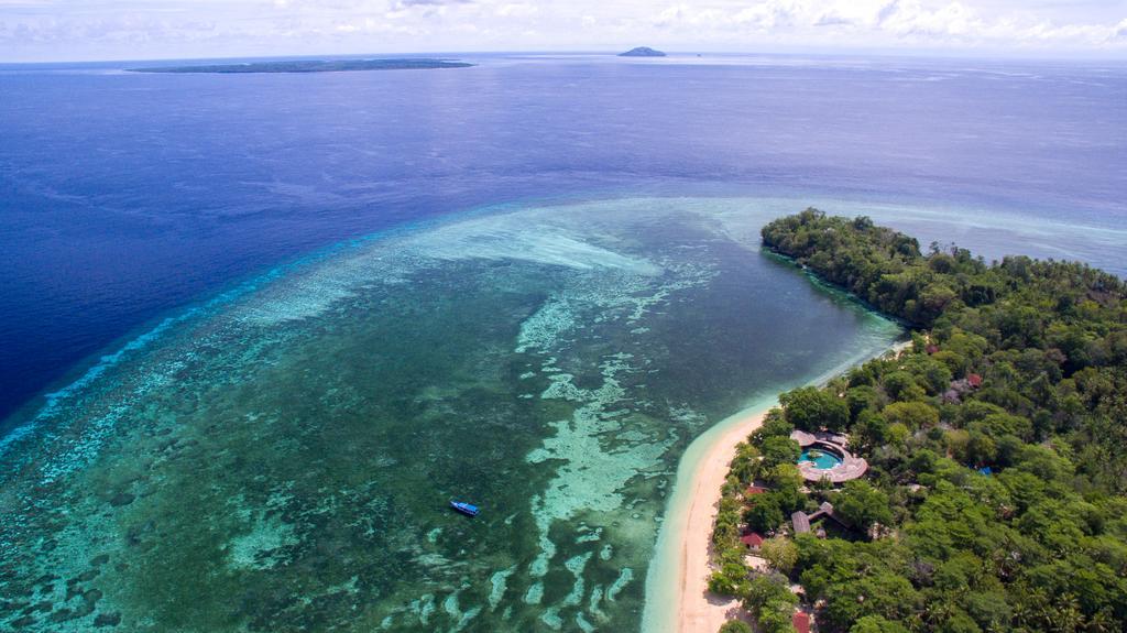 Siladen Resort & Spa Bunaken Exterior photo